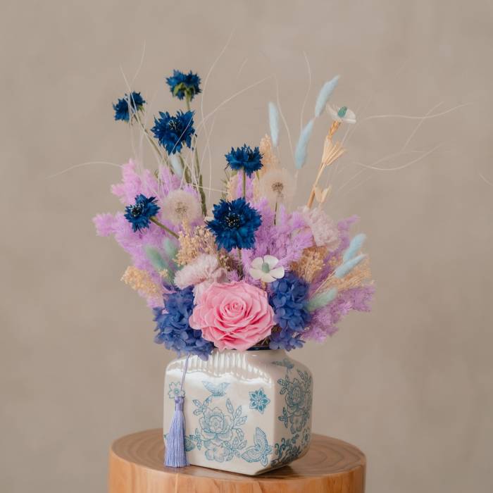 Dried & Preserved Flowers Bouquets