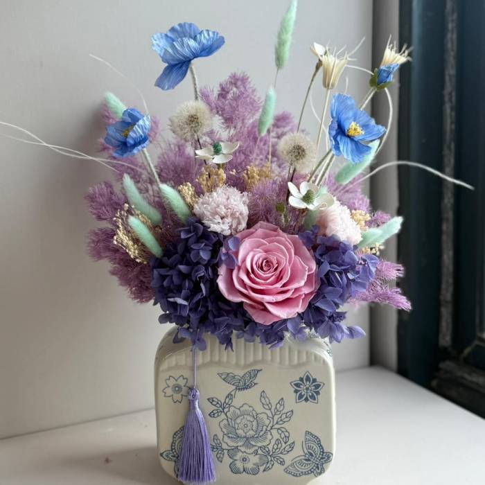 Dried & Preserved Flowers Bouquets