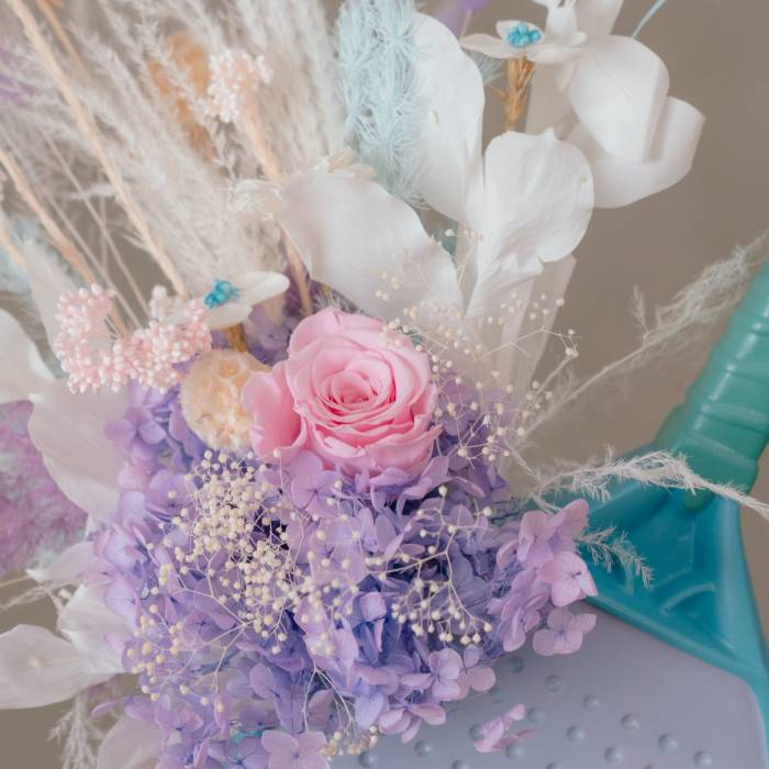 Dried & Preserved Flowers Bouquets