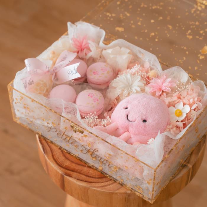 Dried & Preserved Flowers Bouquets