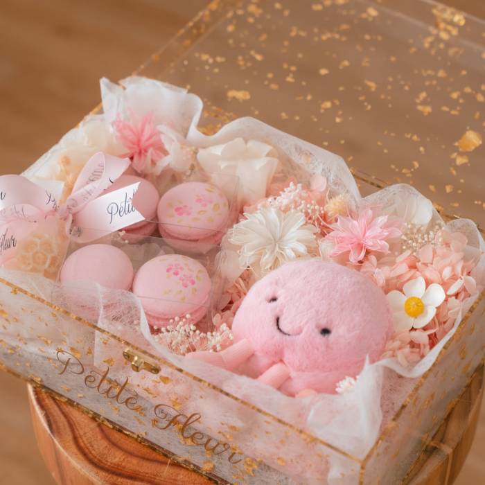 Dried & Preserved Flowers Bouquets