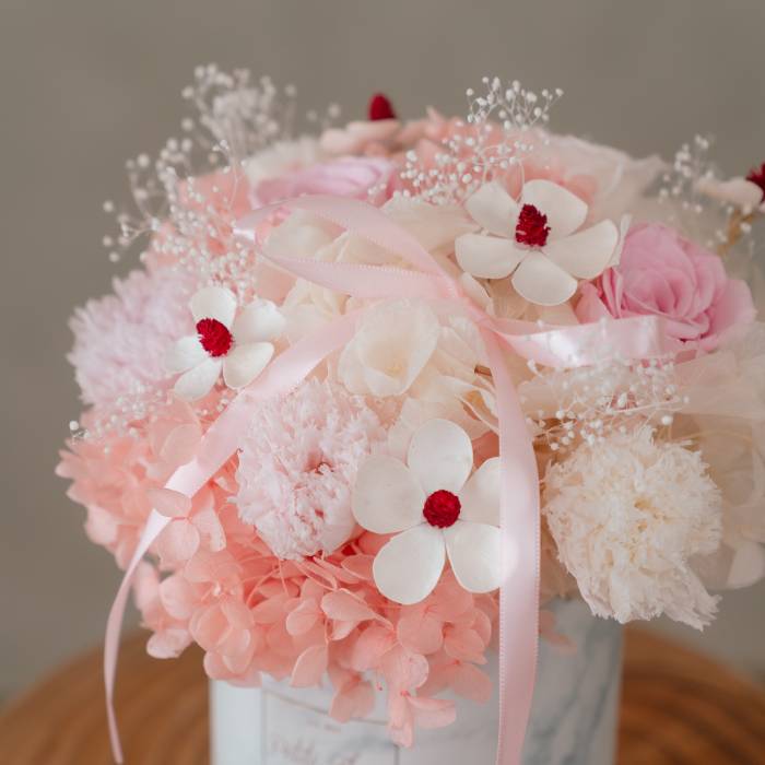 Dried & Preserved Flowers Bouquets