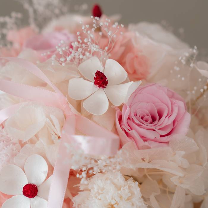 Dried & Preserved Flowers Bouquets