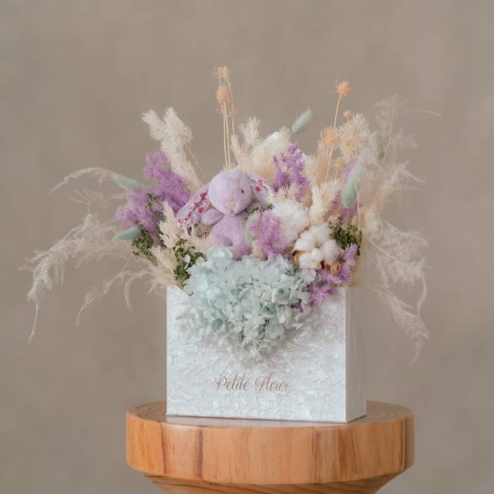 Dried & Preserved Flowers Bouquets