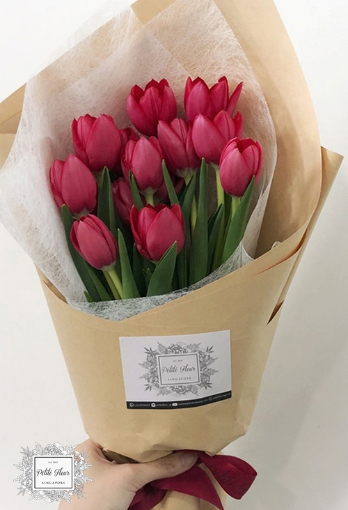 Elegant-Tulip-Arrangement